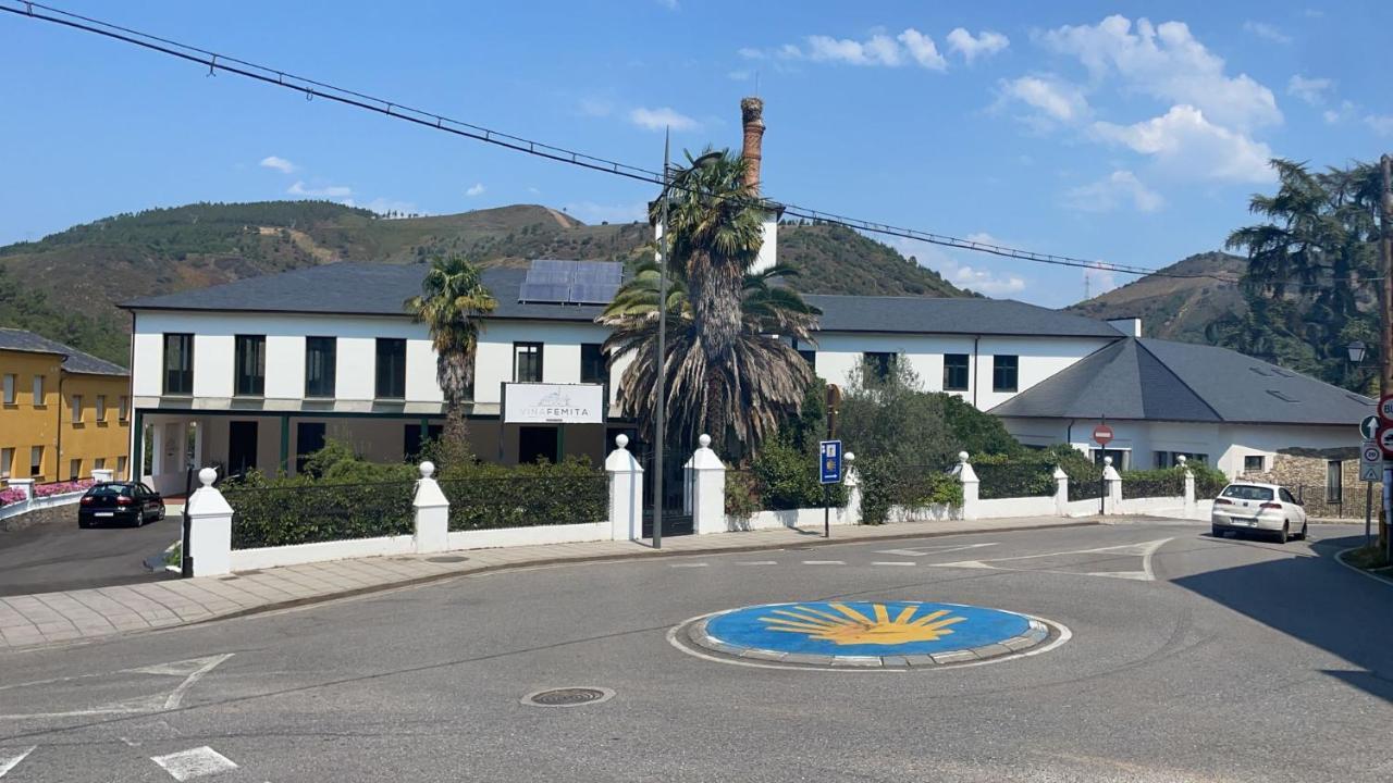 Vina Femita Vandrarhem Villafranca Del Bierzo Exteriör bild